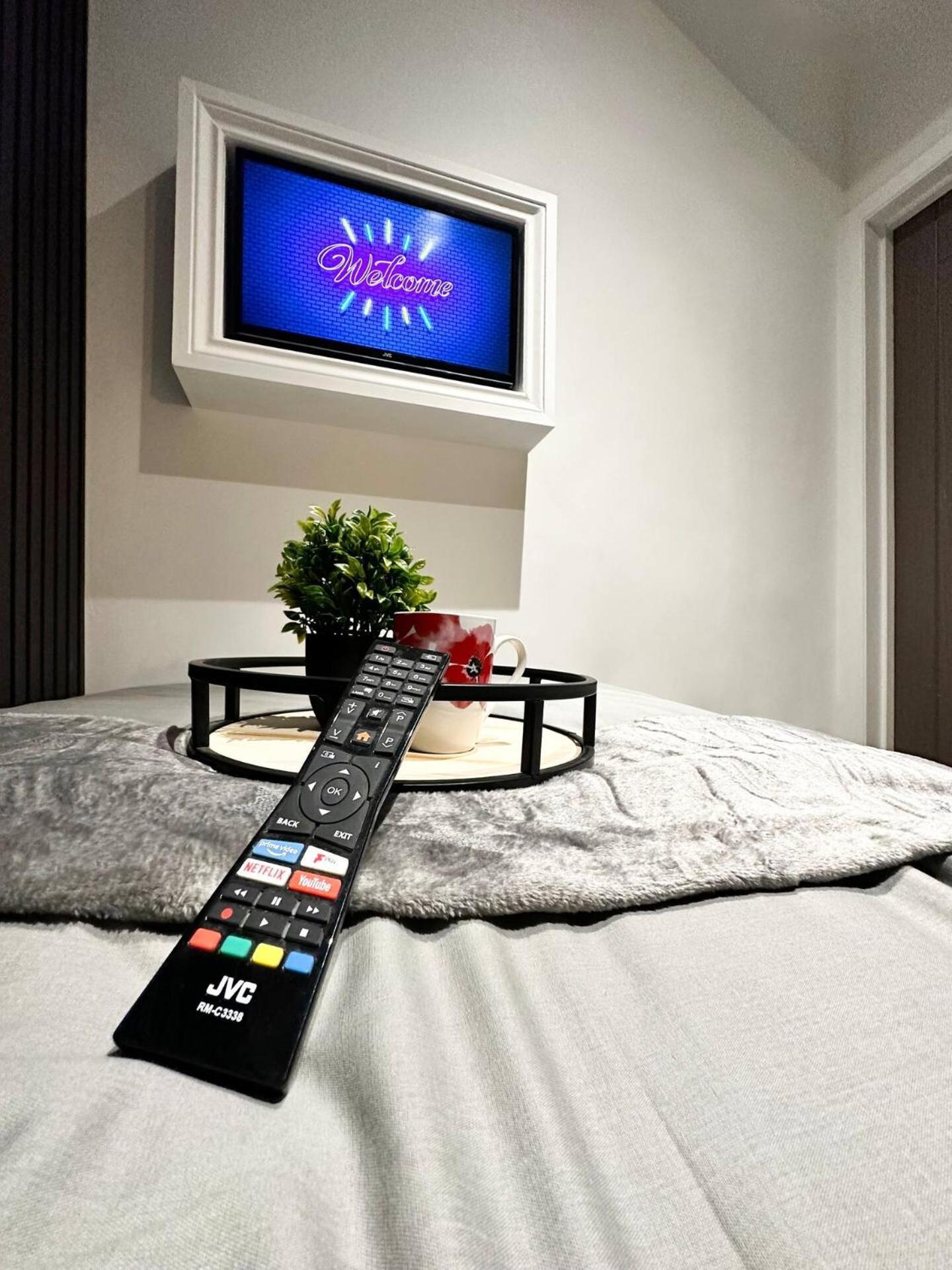 Boutique Backyard Bungalow - Brimsdown เอนฟิลด์ ภายนอก รูปภาพ